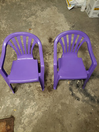 2 chaises pour enfants