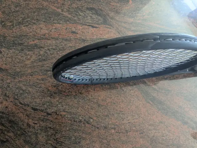 Wilson Pro Staff 97 v13 (315g) tennis racquet, grip 4 3/8 in Tennis & Racquet in Mississauga / Peel Region - Image 6