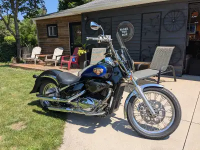 2002 Suzuki Intruder Volusia 800 Great bike cheap ride sounds great Harley slip-on exhaust ..this bi...
