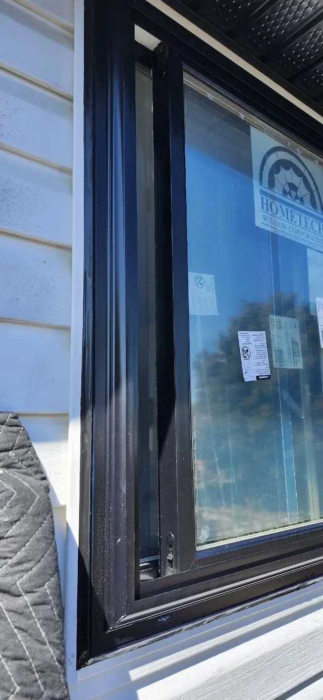 caulking window and door garage door  in Other in Kitchener / Waterloo - Image 2