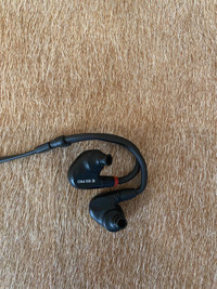 Senheiseer 100 pro in ear monitoring headphones 