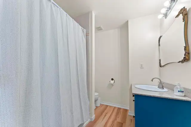 Private Bedroom & Living Room for Rent in Room Rentals & Roommates in Oshawa / Durham Region - Image 9