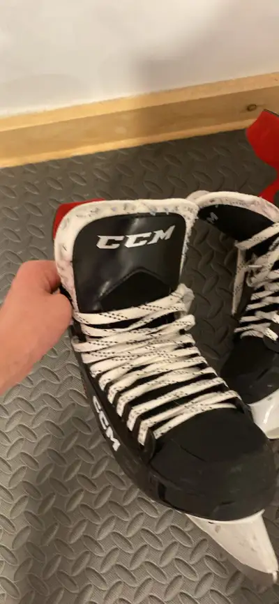 hockey skates size 8, View more