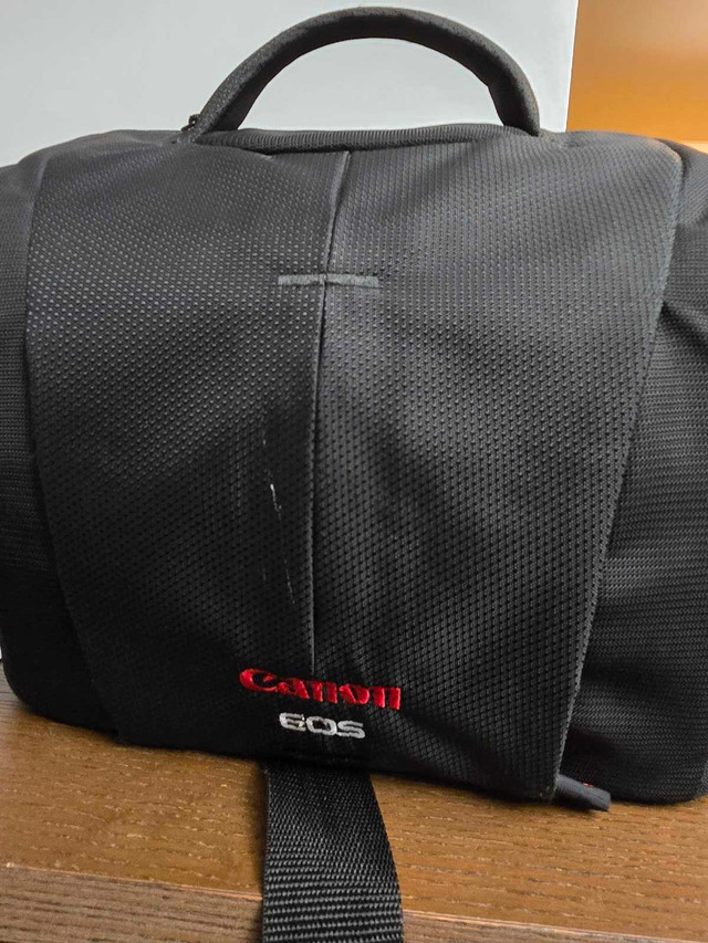 Canon EOS Rebel T3i | Canon Camera Bundle in Cameras & Camcorders in City of Halifax - Image 2