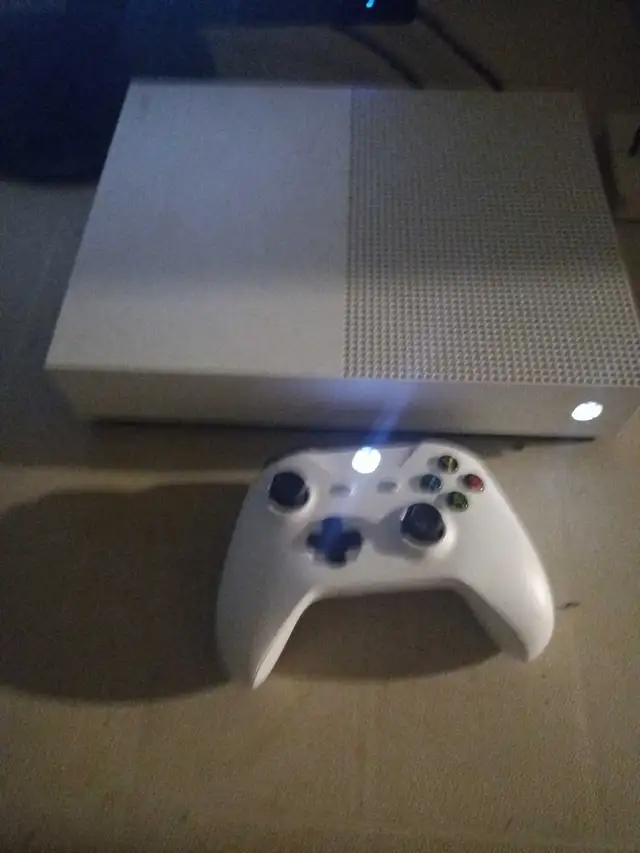 Xbox One S model 1861  in XBOX One in City of Montréal - Image 3