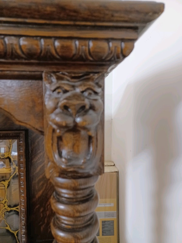 LATE 1800'S WALNUT JACOBEAN STYLE BREAK FRONT / SIDEBOARD Hutches
