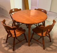 Kitchen table & 5 chairs 