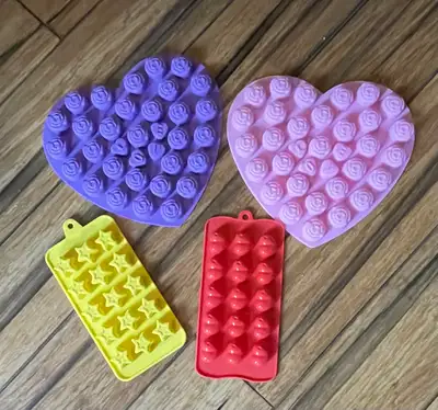Craft fun treats using these silicone molds. Perfect for making candies, chocoates or soaps. They ar...
