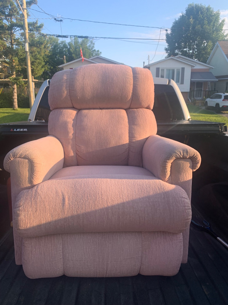 Lazy boy chair Chairs & Recliners St. Catharines Kijiji