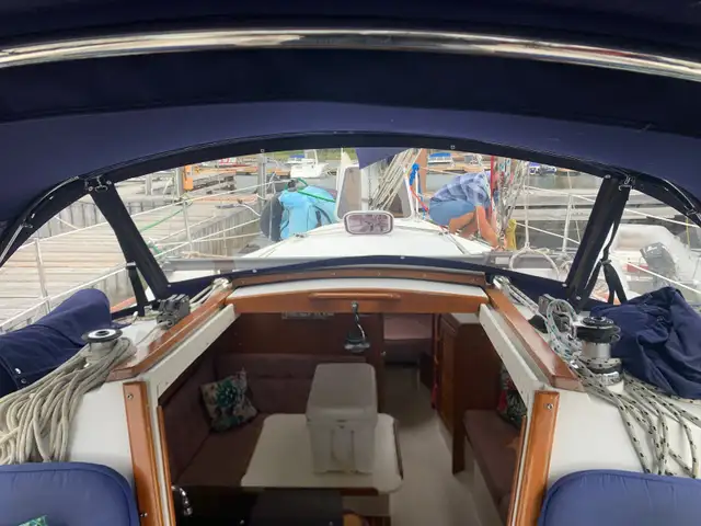 Catalina 1992 30 Sailboat in Sailboats in Oakville / Halton Region - Image 4