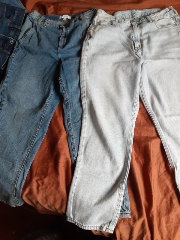 WOMENS JEANS $4 EACH in Women's - Bottoms in Edmonton - Image 2