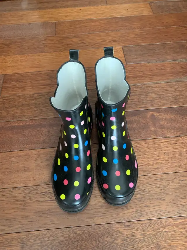 Women garden or rain boots  in Women's - Shoes in Ottawa - Image 2