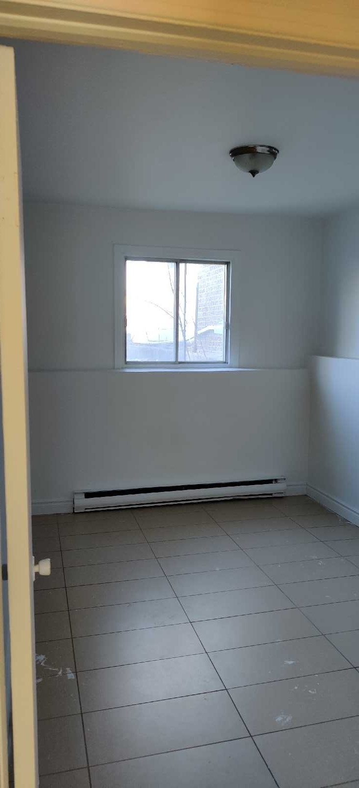 Separate room for rent in lachine . — photo 1