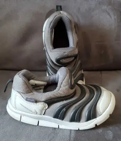 Size 10C Nike Dynamo Free Toddler Running Shoes, View more