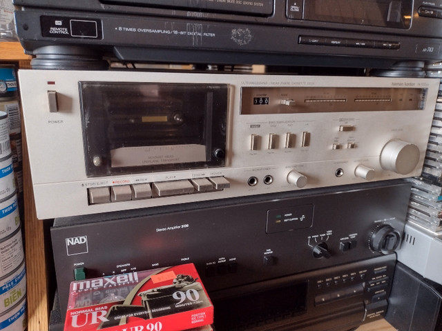 H K Cassette Deck in Stereo Systems & Home Theatre in North Bay