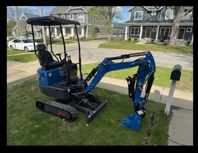 Mini Excavator - RENTAL535271637527439361
