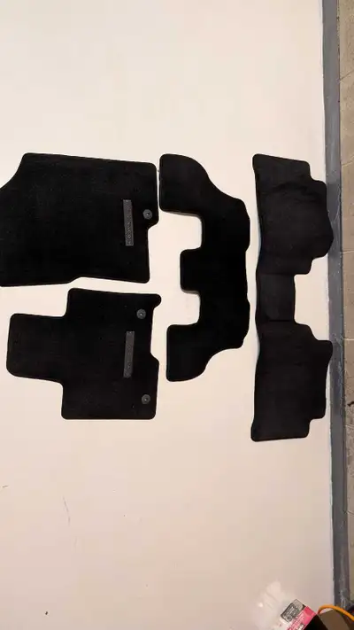 Brand new mats. Came out of the vehicle right at purchase. All 3 rows.