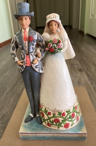 JIM SHORE WEDDING COUPLE, LIKE NEW in Arts & Collectibles in Vernon