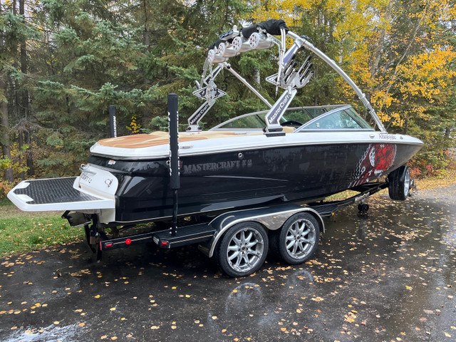 2009 Mastercraft X2 in Powerboats & Motorboats in Grande Prairie - Image 2