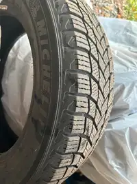 Michelin 215/60 R 16 X Ice Snow Tires