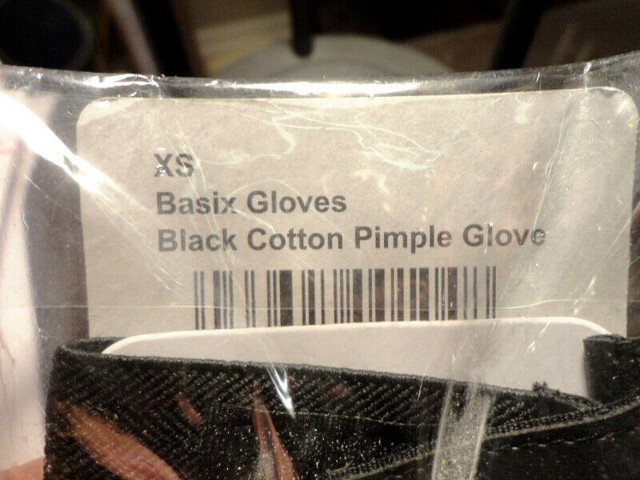 NEW Basix Youth XS Black Cotton Horse Riding Pimple Gloves in Other in Kitchener / Waterloo - Image 3