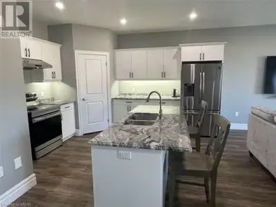 4 bed 2 1/2 bath Looking for long term rentals
