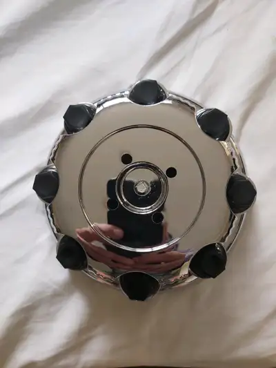 Up for sale is a brand new chrome GM truck center cap. This is the 2500/3500 cap with 8 lugs. Comes...