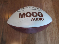 Ballon de football du magasin Moog Audio.
