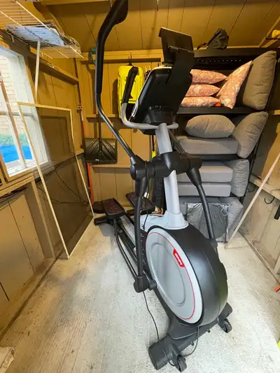 Nordic Track E9.5i Elliptical Trainer, View more