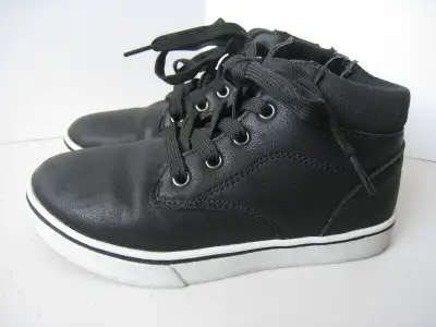 Perry Ellis Kids Sneakers - size 13(EU31), View more