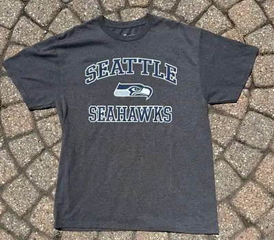 Seattle Seahawks NFL Football Team Apparel T Shirt Sz L, View more