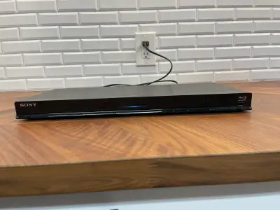 Sony BlueRay player BDP-S380, View more