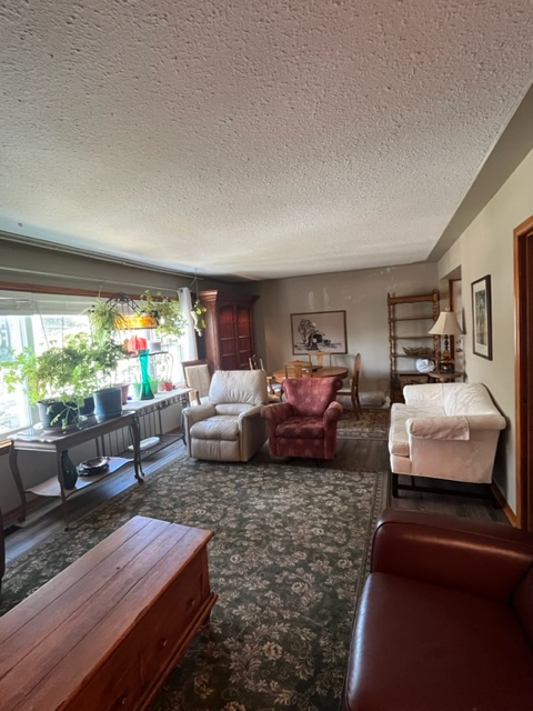 2 Bedrooms, Private Entrance, Available July 1st or SOONER, Peaceful, Main floor of Triplex, in Brei...