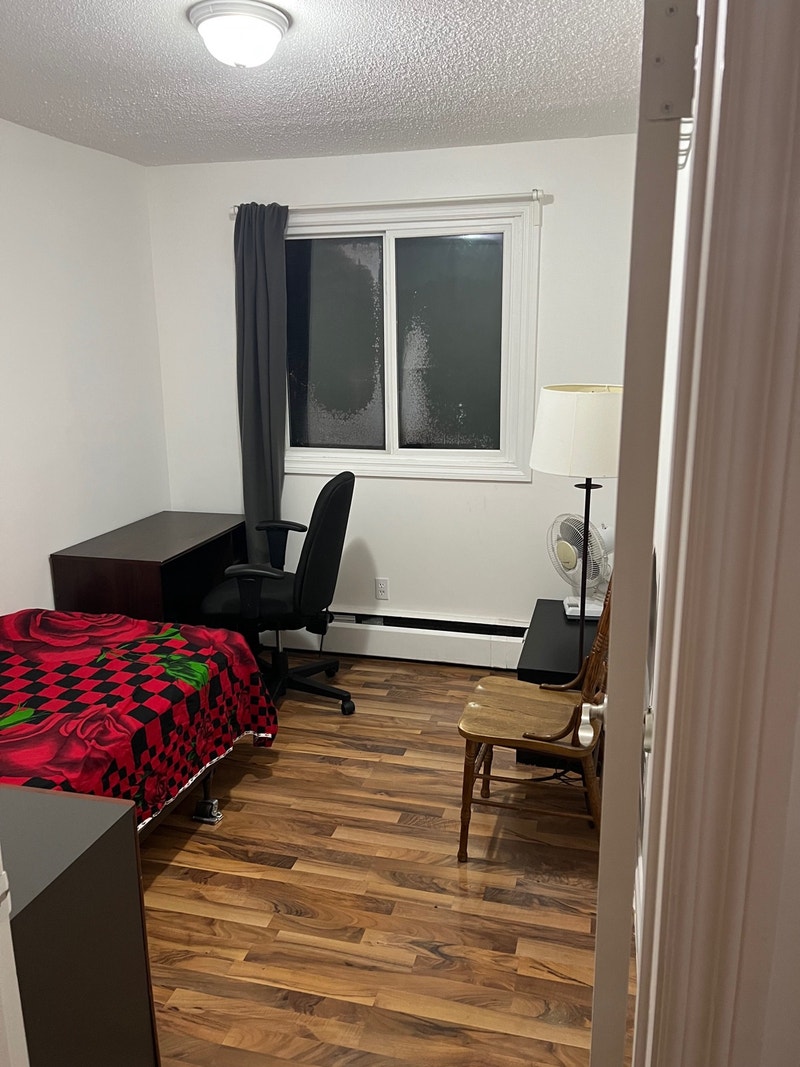 Room rental Room Rentals & Roommates Edmonton Kijiji