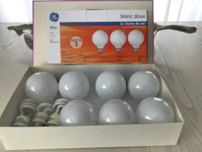 A VENDRE 7 AMPOULES GLOBE, View more