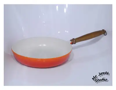 Poêlons en fonte émaillée orange flamme - Descoware & Cousances, View more