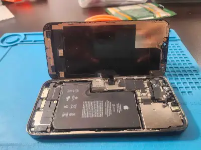 iphone Screen available, View more