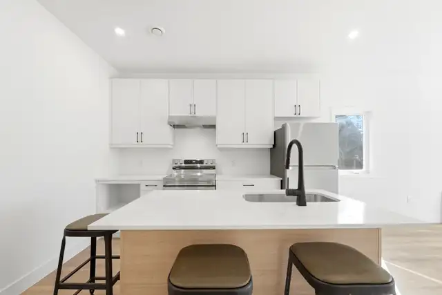 new 2 bedroom for rent in Wortley