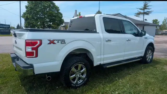 Ford F-150 4x4 super crew pickup truck in Cars & Trucks in Calgary - Image 5