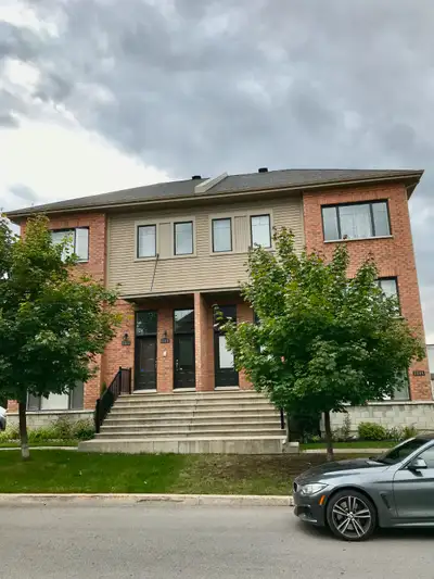 Titre : Condo 4 ½ à louer – Chomedey Laval – 2000 $/mois
