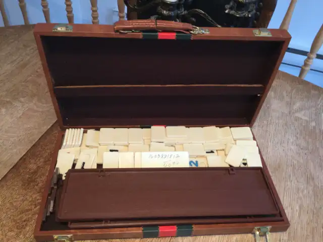 Vintage jeux  Rummy -Rummoli - Jok R ummy - et tuiles Rummy in Toys & Games in Laval / North Shore - Image 10