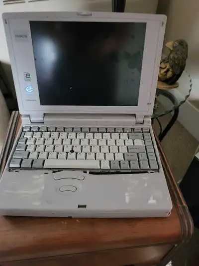 1996 Toshiba 100 CS Laptop, View more