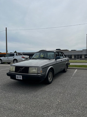 1992 Volvo 240 Base M5