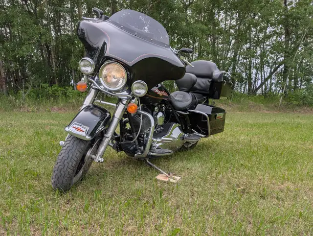 Harley Davidson Road King - FLHR in Touring in Edmonton - Image 3