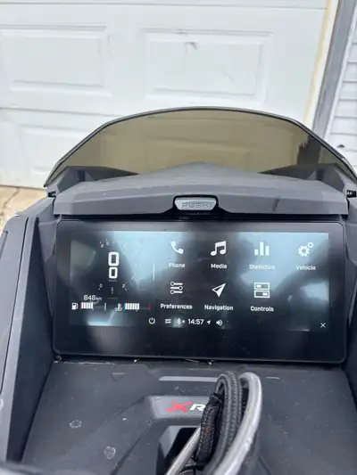 Price is negotiable. 146” 2” lug. Has electric start and a pull cord ( not Shot Start) right ski has...