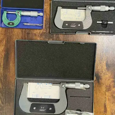 Selling lot of measuring tools for machinist, millwright or similar trade. Everything works and meas...