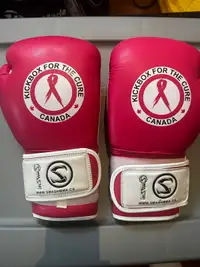 Pink boxing gloves 