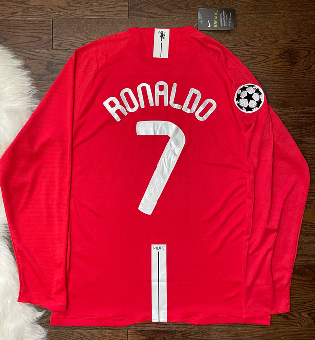 Manchester United Ronaldo 2008 Retro UCL Final Soccer Jersey in Arts & Collectibles in Oakville / Halton Region - Image 2