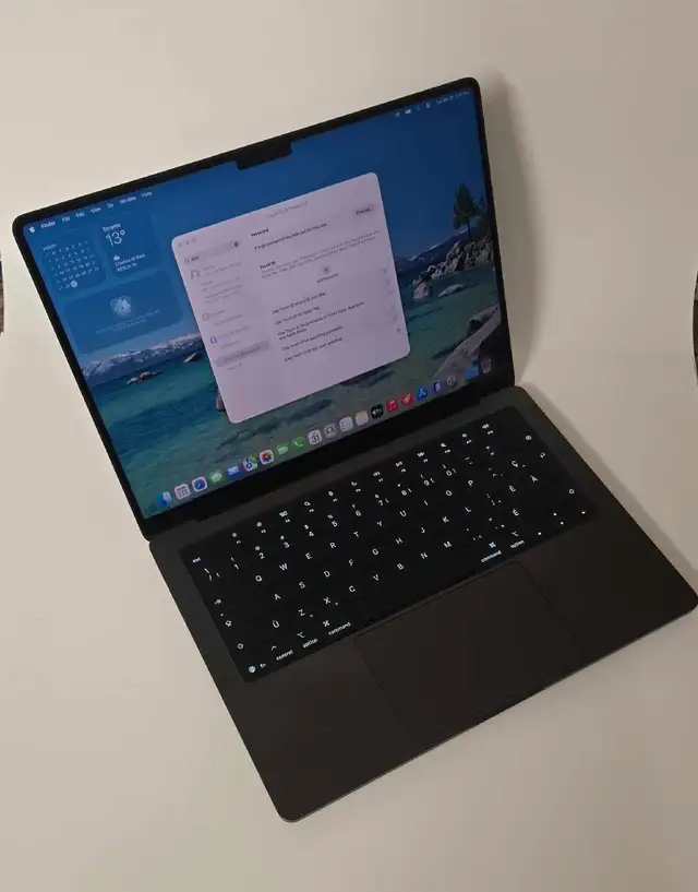 MacBook Pro 14" (2025) - Apple M5-16GB Ram - 512GB SSD in Laptops in City of Montréal - Image 4