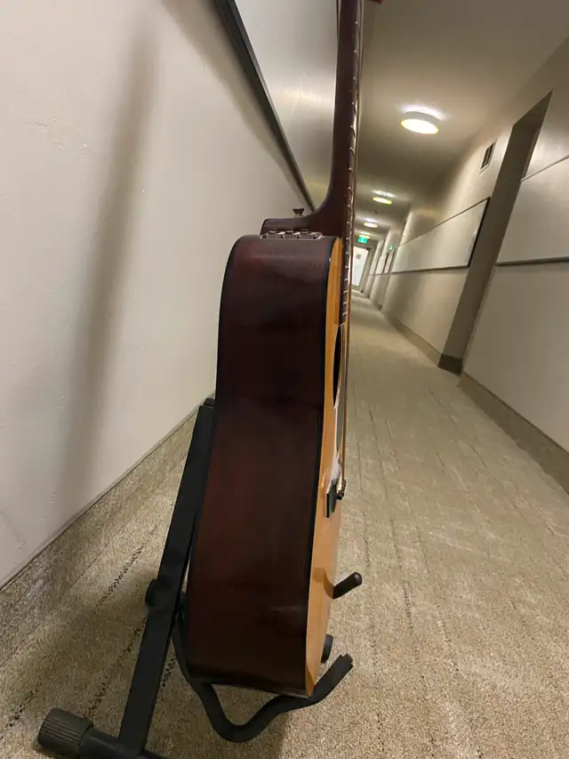 Takamine acoustic/electric guitar with extras in Guitars in City of Toronto - Image 6